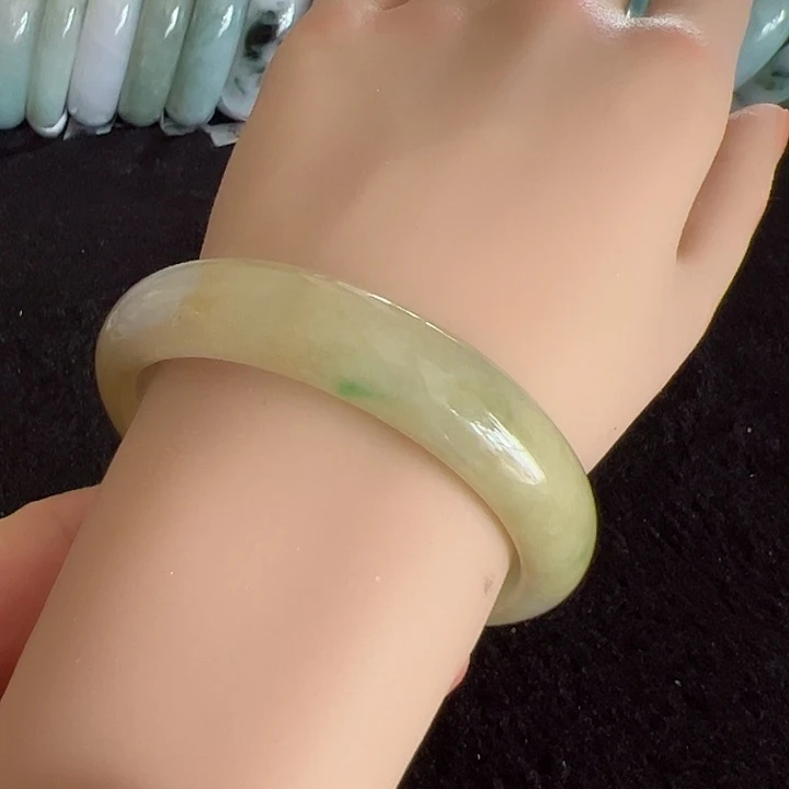 翡翠未镶嵌手镯编号55576圈口55.6