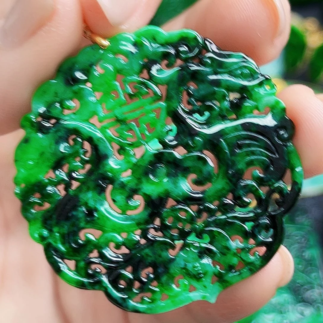 颈饰18K金镶嵌翡翠