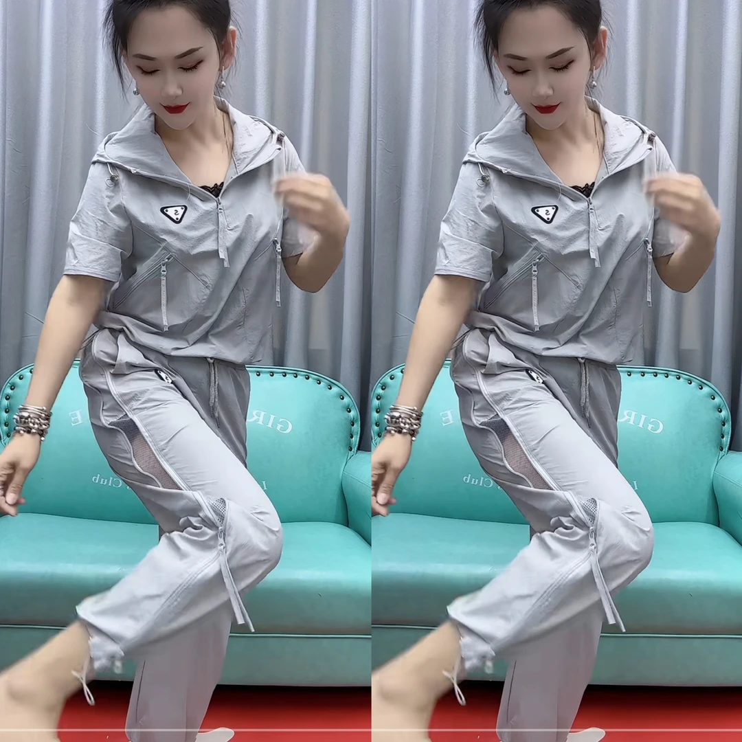 爆款套装2025夏季新款三角标连帽短袖工装裤时尚帅气薄款两件套女