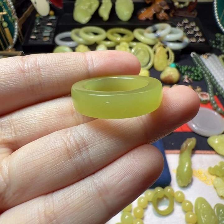 和田玉（黄玉）颈饰未镶嵌