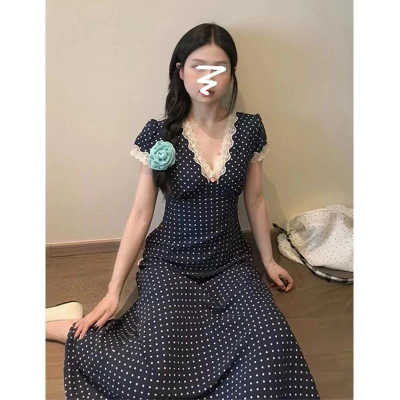 大码胖mm复古蕾丝边V领连衣裙女夏季新款显瘦高级感收腰波点长裙
