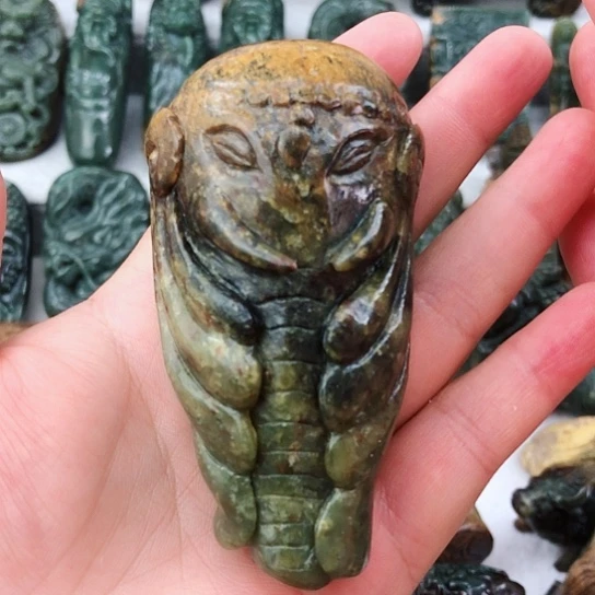 岫岩河磨玉（透闪石质玉）未镶嵌把件