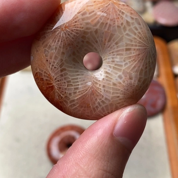 硅化玉颈饰未镶嵌北*