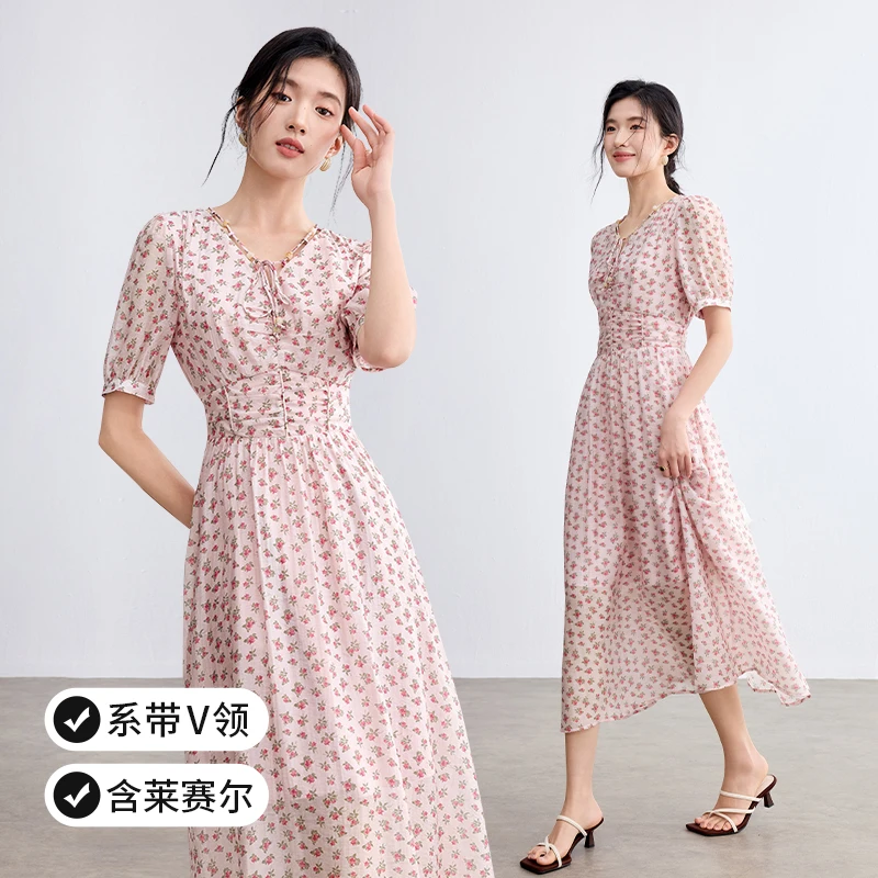 尚都比拉【莱赛尔】度假系带V领压褶收腰泡泡袖碎花印花连衣裙O3369