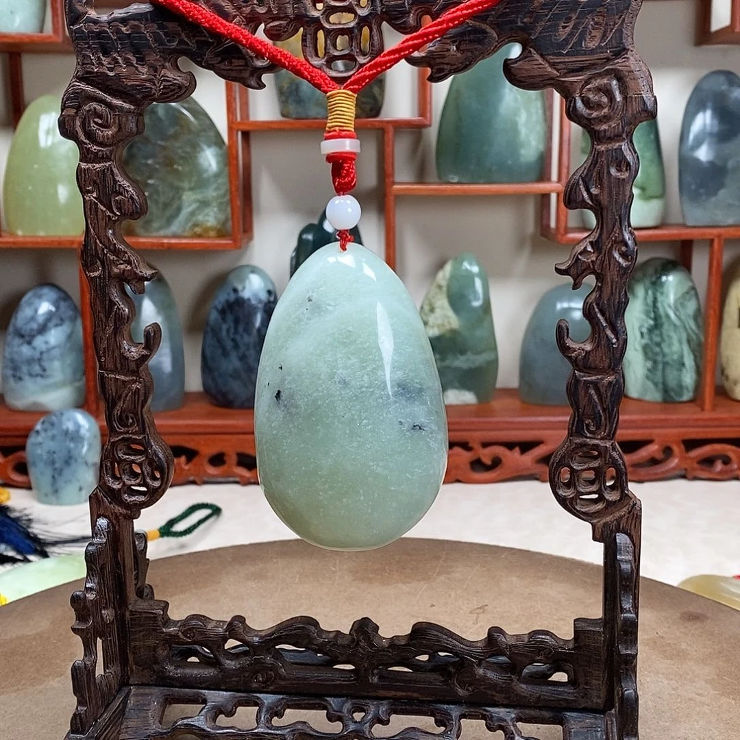 阳***园玉岫岩精品原石把件