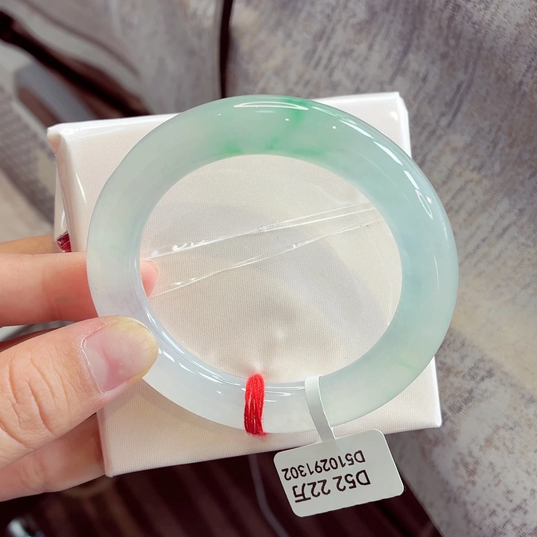 翡翠未镶嵌手镯（圆镯）冰透起杠白冰点翠68-21