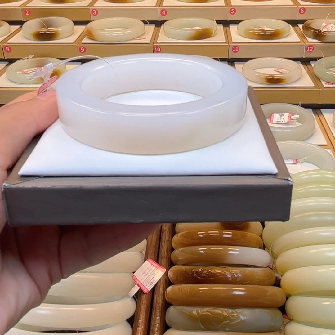 和田玉手镯未镶嵌13