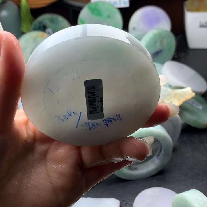 定制翡翠未镶嵌手镯