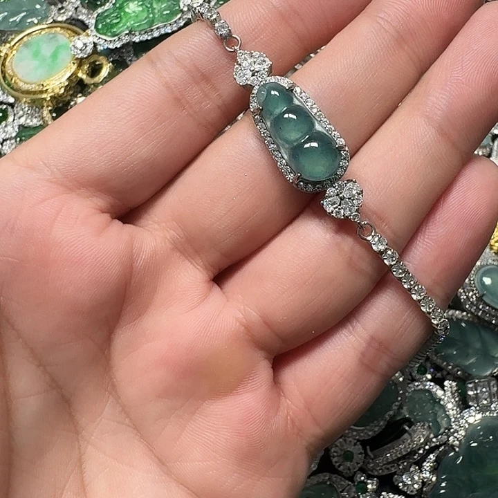 翡翠未镶嵌颈饰天然A货翡翠放漏