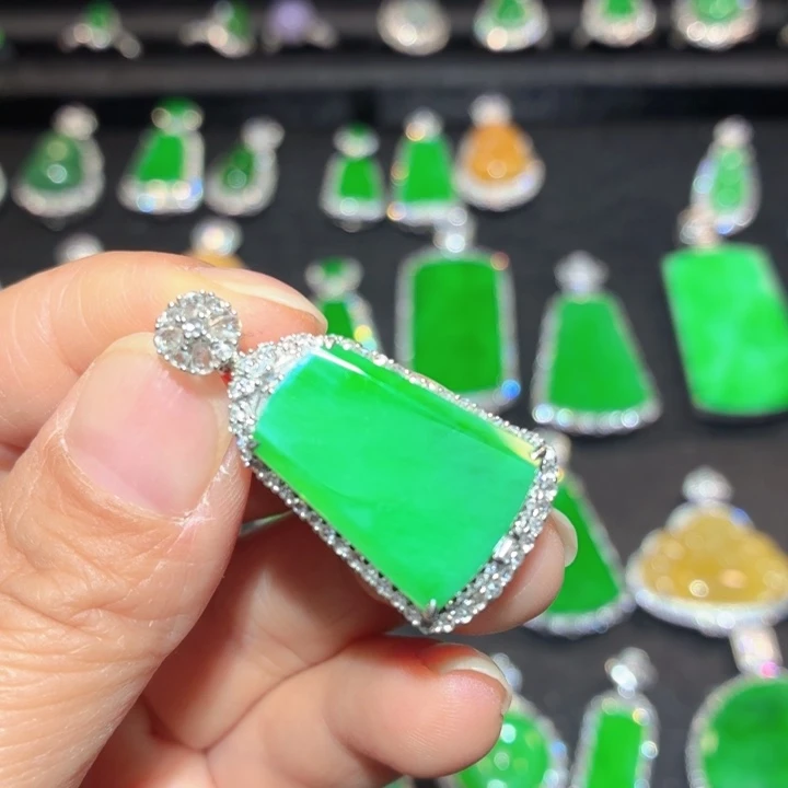 翡翠18K金镶嵌吊坠(不含链)翡翠