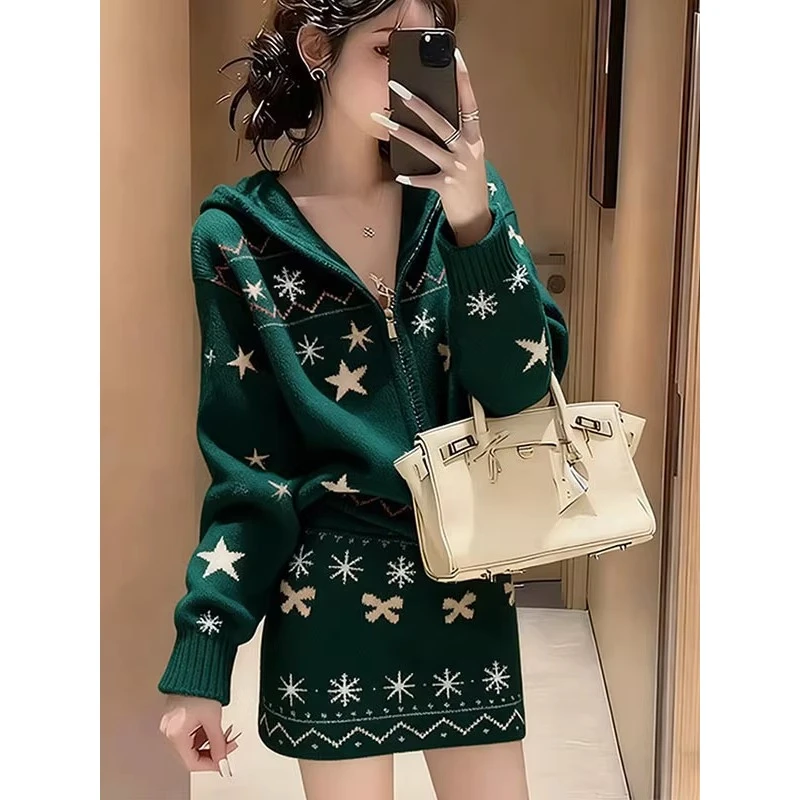 韩系绿色提花针织套装女2025新款秋冬穿搭连帽上衣半身裙两件套女