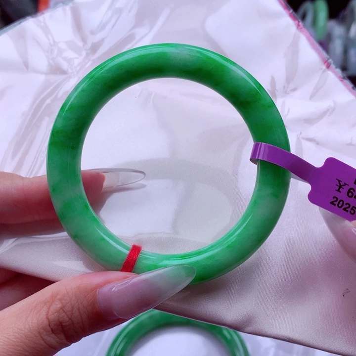 翡翠未镶嵌手镯翡翠