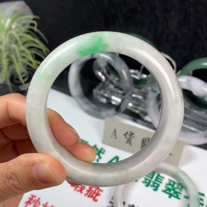 翡翠未镶嵌手镯25号。 54.8圈