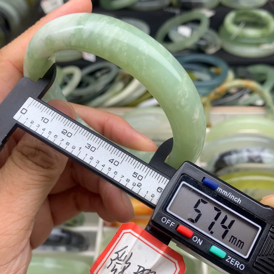 蛇纹石玉未镶嵌手镯752
