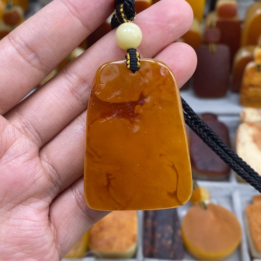 蜜蜡未镶嵌珠宝奇石