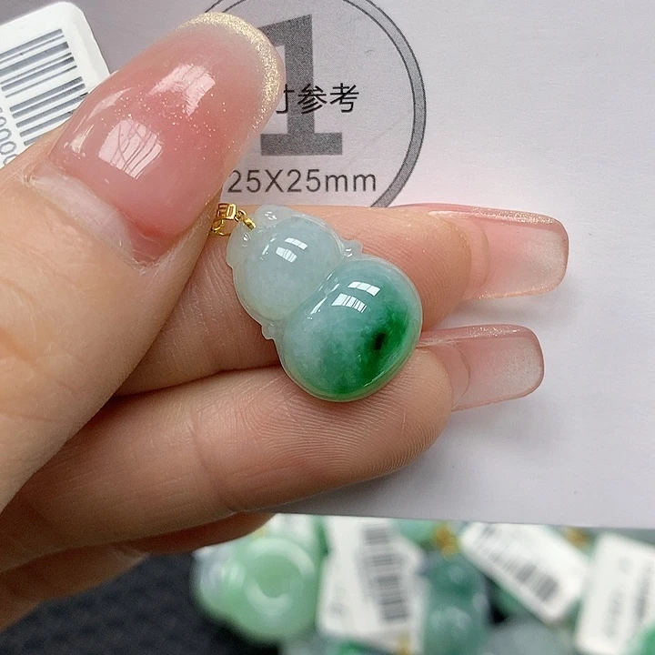 颈饰18K金镶嵌翡翠