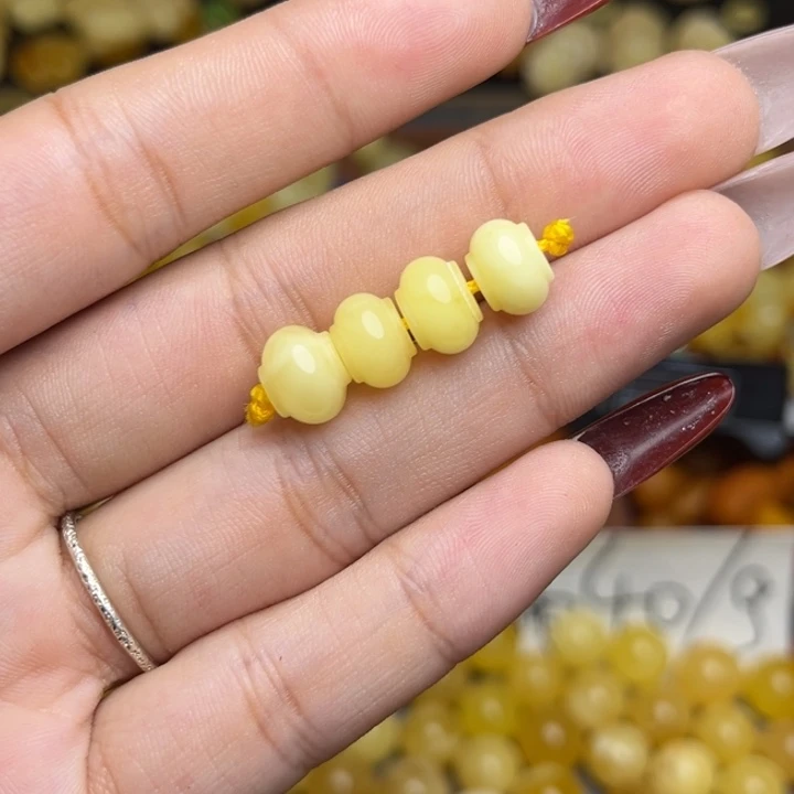 蜜蜡未镶嵌珠宝奇石满蜡白妖花灯笼珠一组