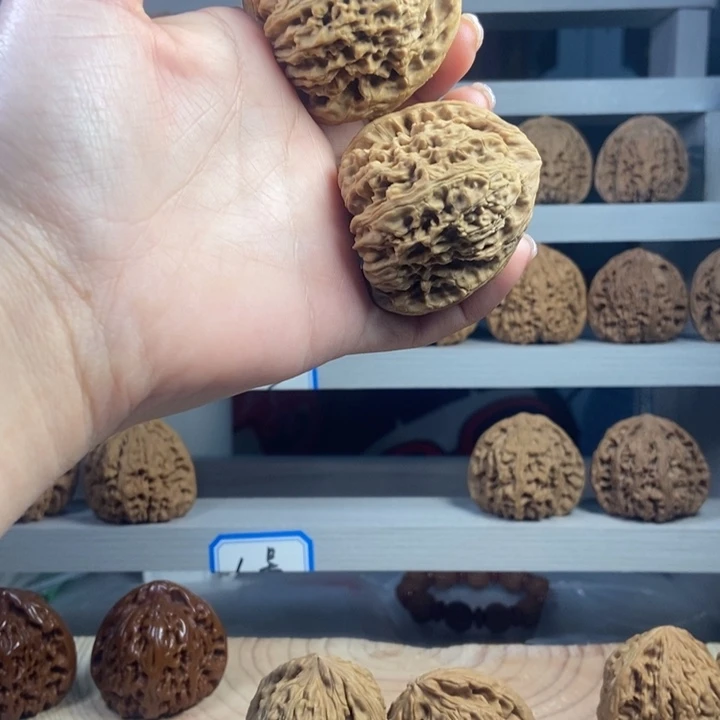 国***文玩核桃吊坠正宗南疆石文玩核桃