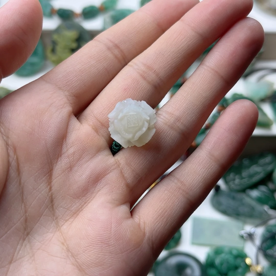 随***W独山玉未镶嵌戒指