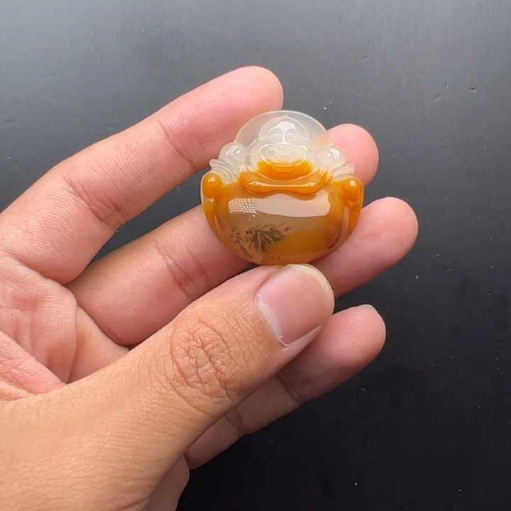 石英质玉（黄龙玉）未镶嵌颈饰