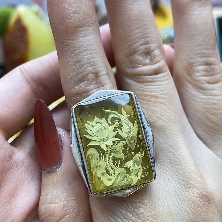 琥珀戒指未镶嵌一****?戒指