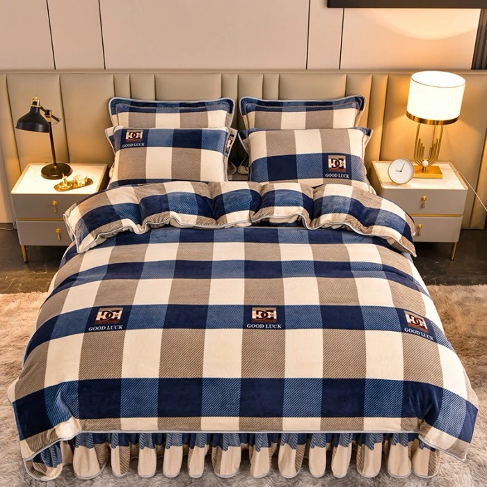 【中号】被套是1.8✖️2.2米的牛奶绒四件套加厚加密短绒床裙款四件套