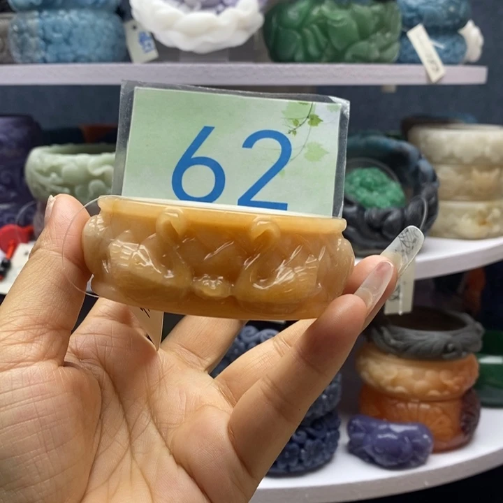 未镶嵌手镯石英岩玉