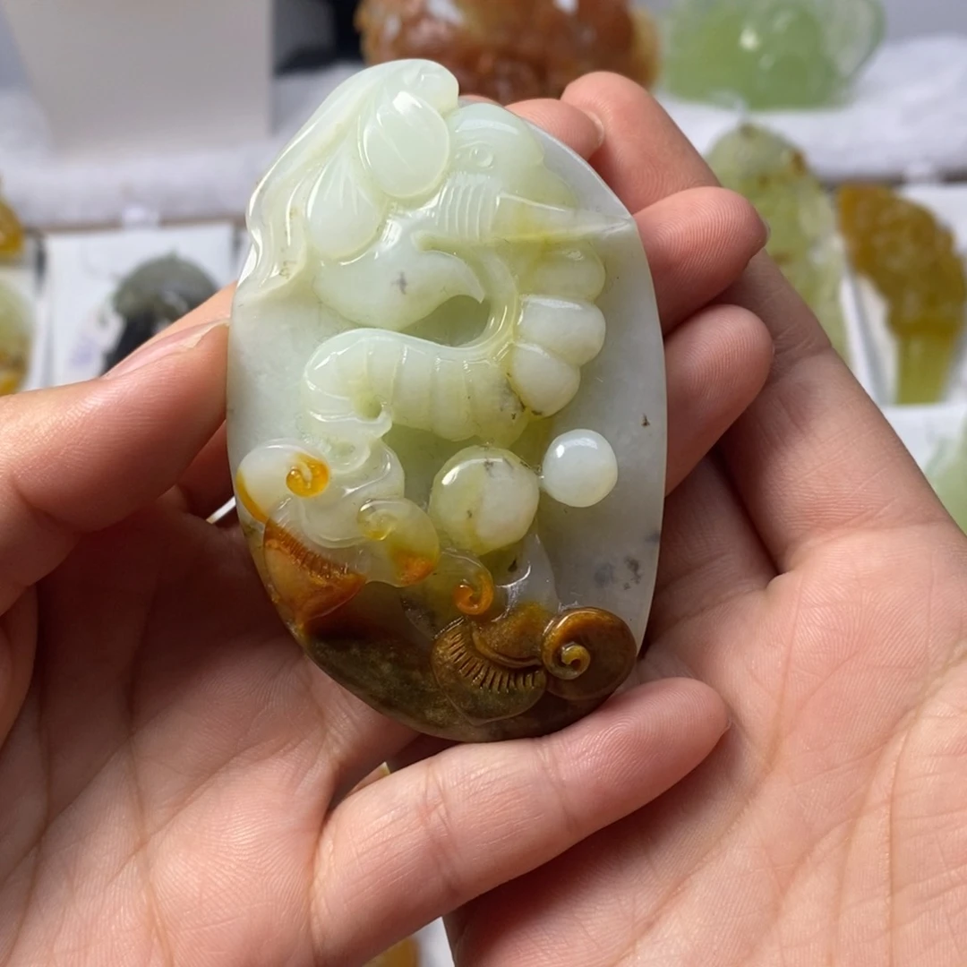 蛇纹石玉未镶嵌颈饰