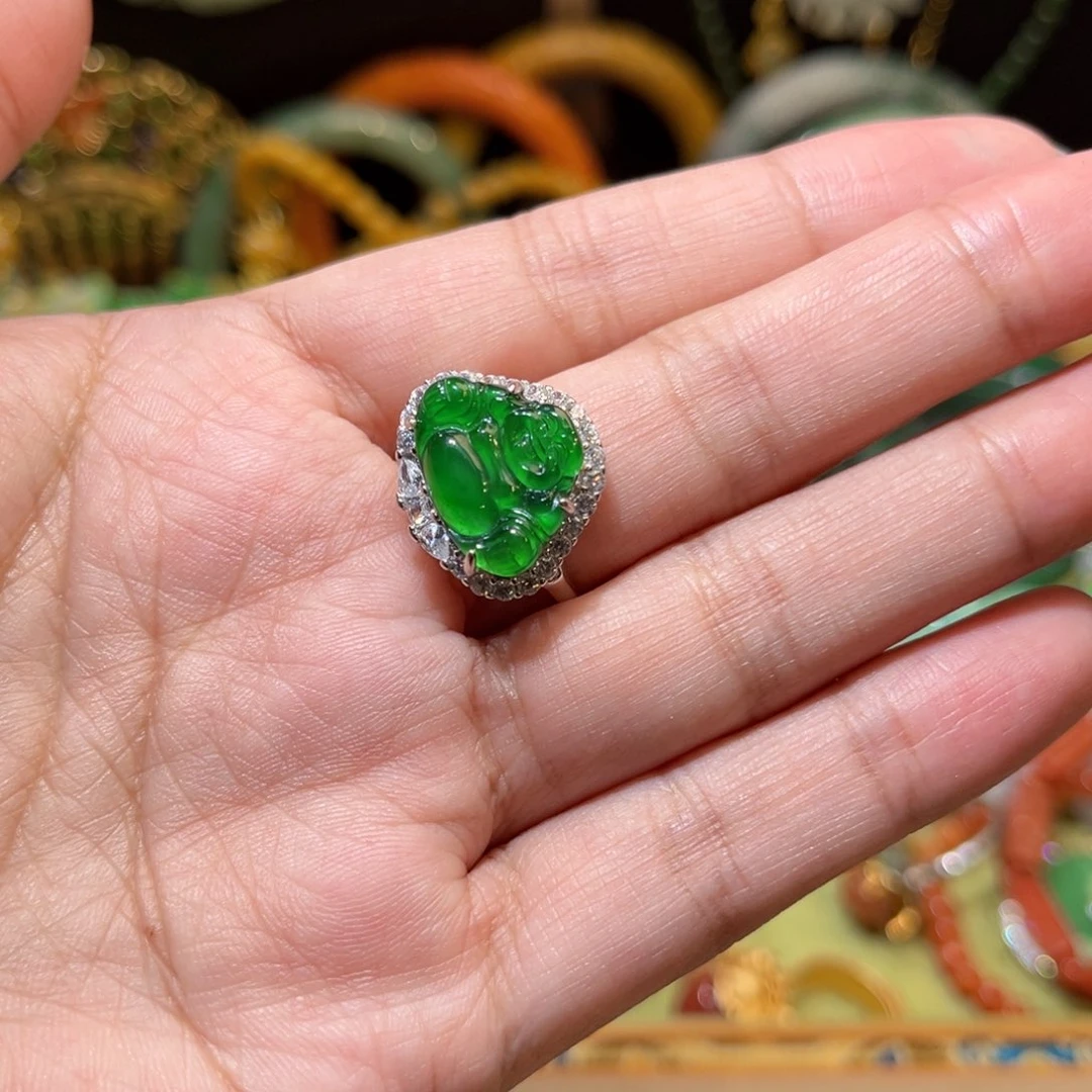 翡翠未镶嵌颈饰待编织