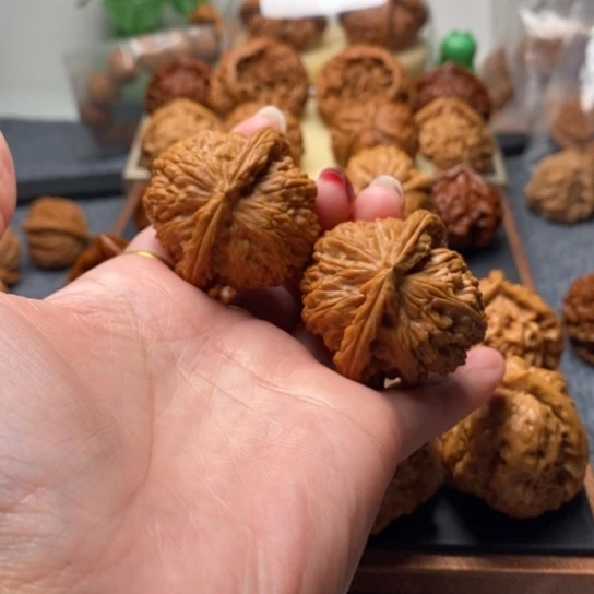 文玩核桃吊坠全品43白狮子