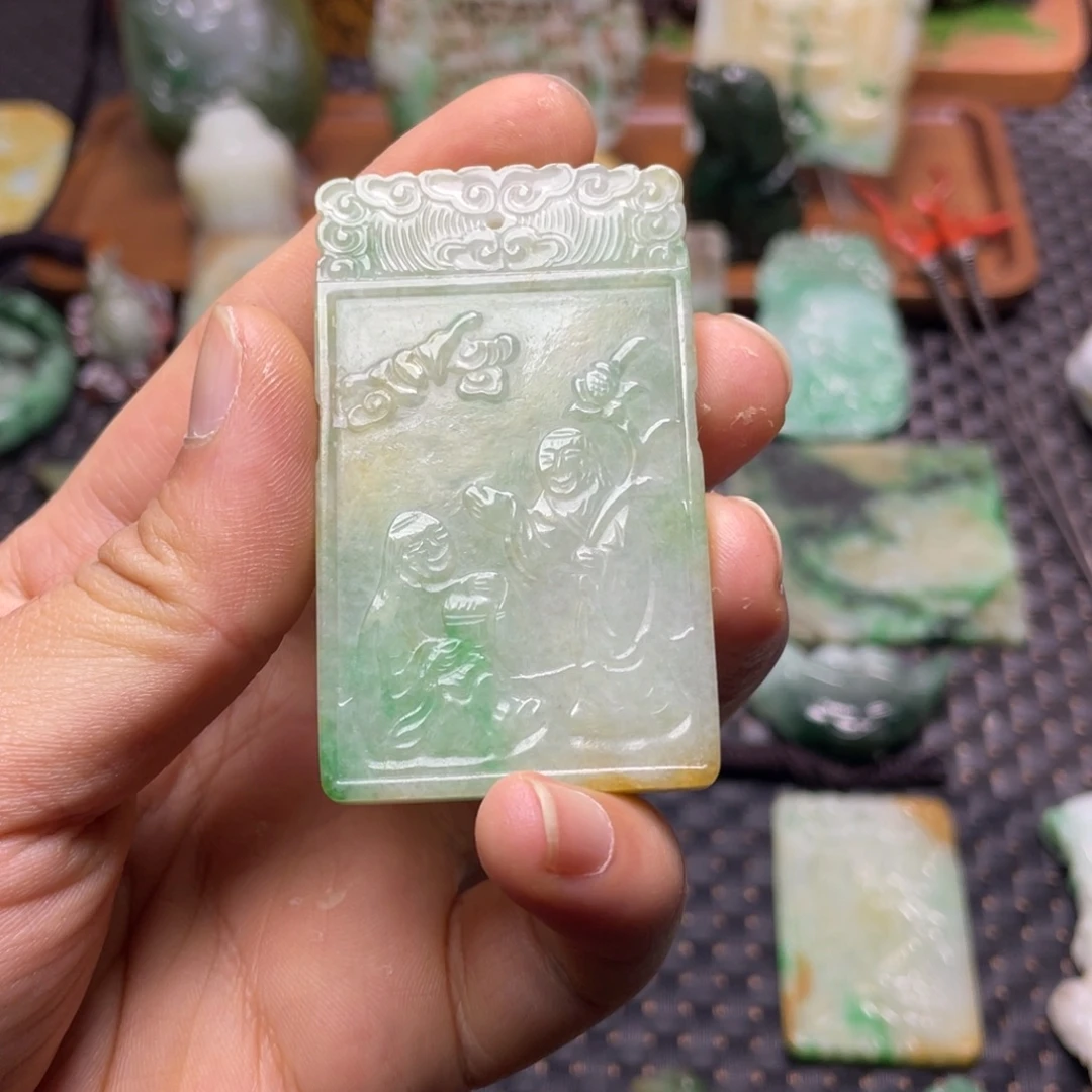 用***5翡翠未镶嵌颈饰翡翠颈饰未镶嵌