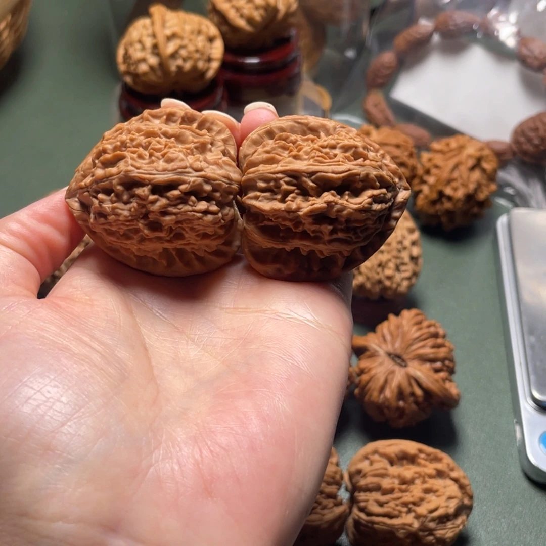 H***n吊坠文玩核桃角白