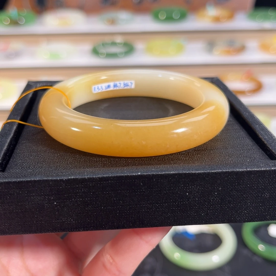 和田玉未镶嵌手镯金糖