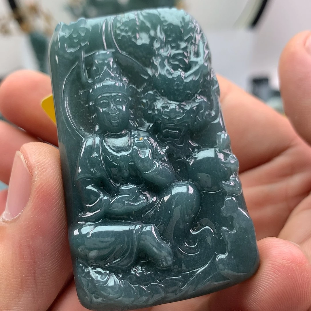 翡翠未镶嵌颈饰观音