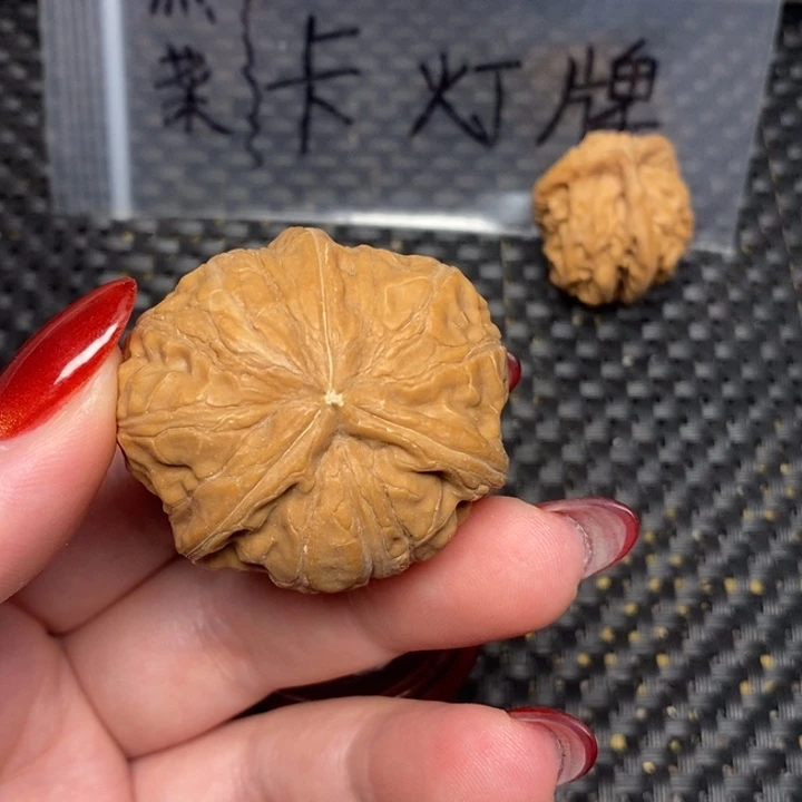 ****人吊坠文玩核桃文玩核桃异形单只