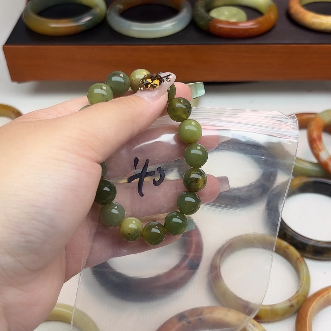 布***丁蛇纹石玉未镶嵌手镯