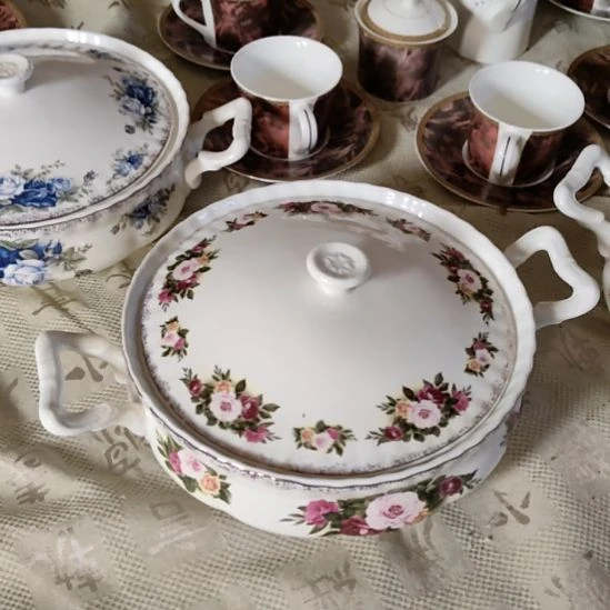 陶瓷粉色汤锅 默认岁月痕迹不退换