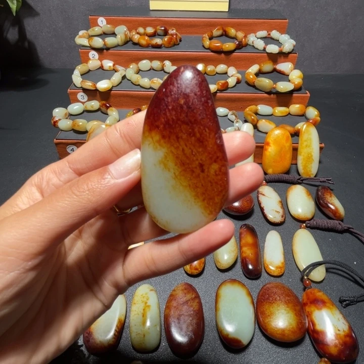 *****和田玉未镶嵌颈饰