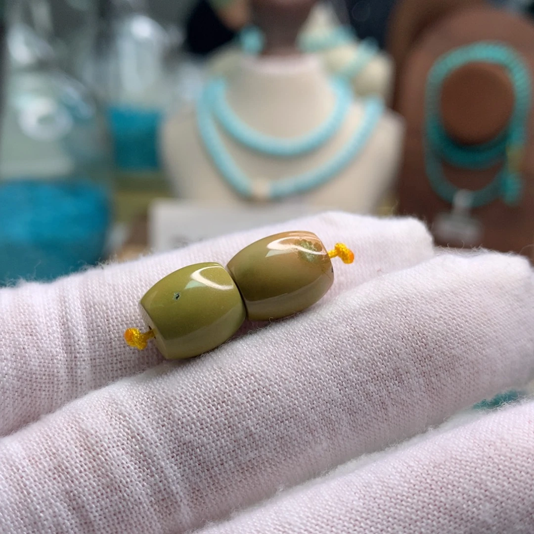 绿松石未镶嵌饰品