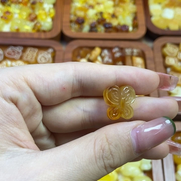 琥珀未镶嵌珠宝奇石蝴蝶酥