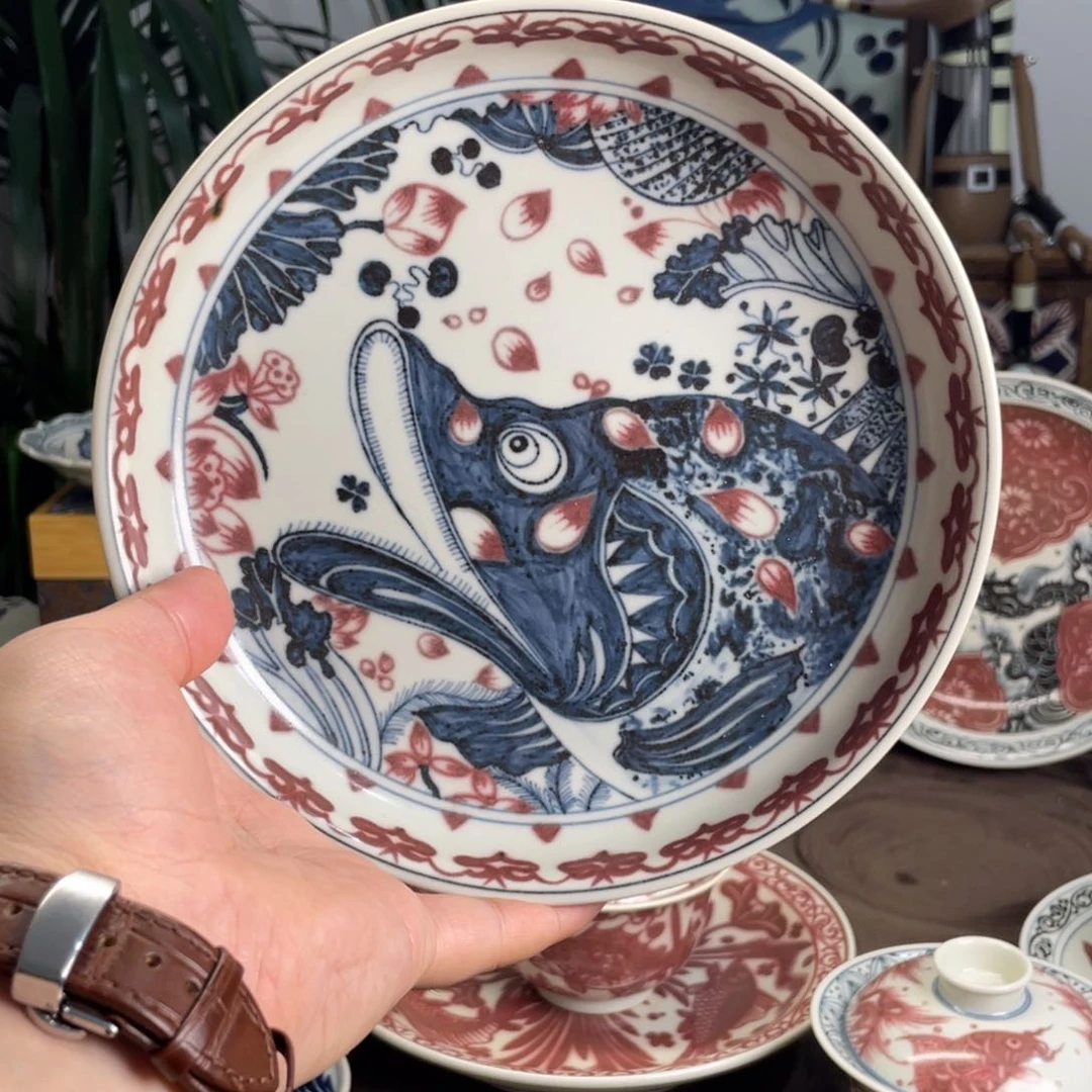 青花釉里红鱼藻纹壶承微瑕