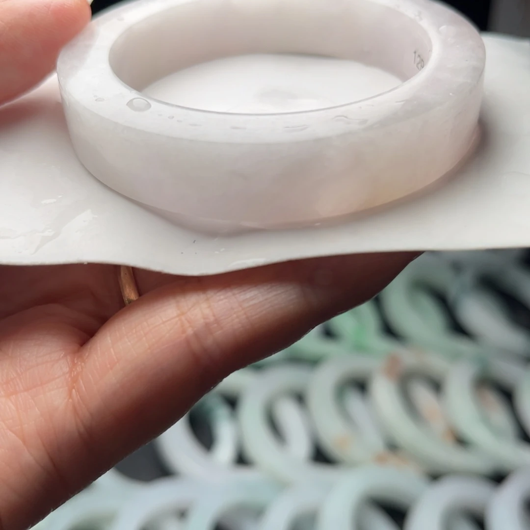 翡翠手镯未镶嵌天然缅甸翡翠