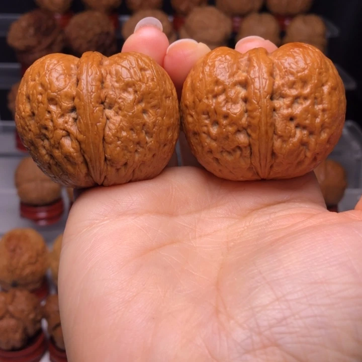 文玩核桃吊坠14两炸