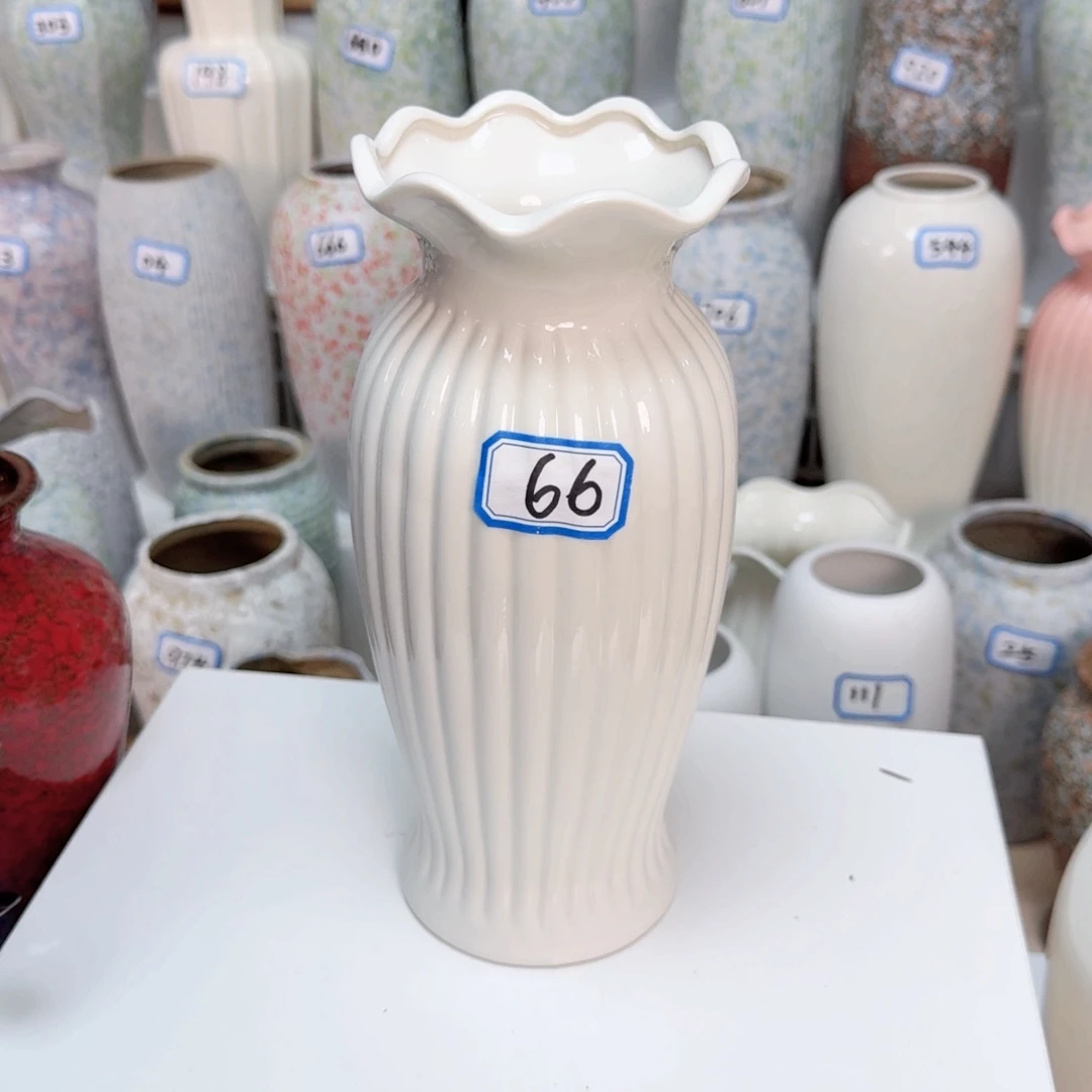 66号陶瓷高23厘米一个