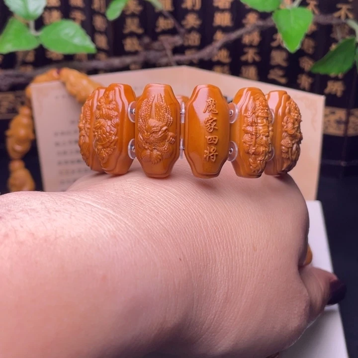 吊坠橄榄核四大天王手牌