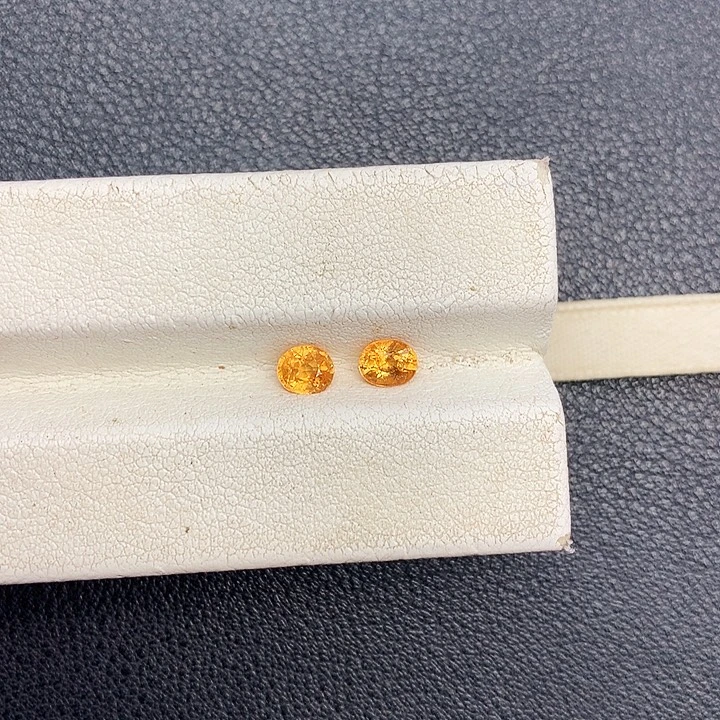 裸石石榴石（芬达石）未镶嵌福利款一对