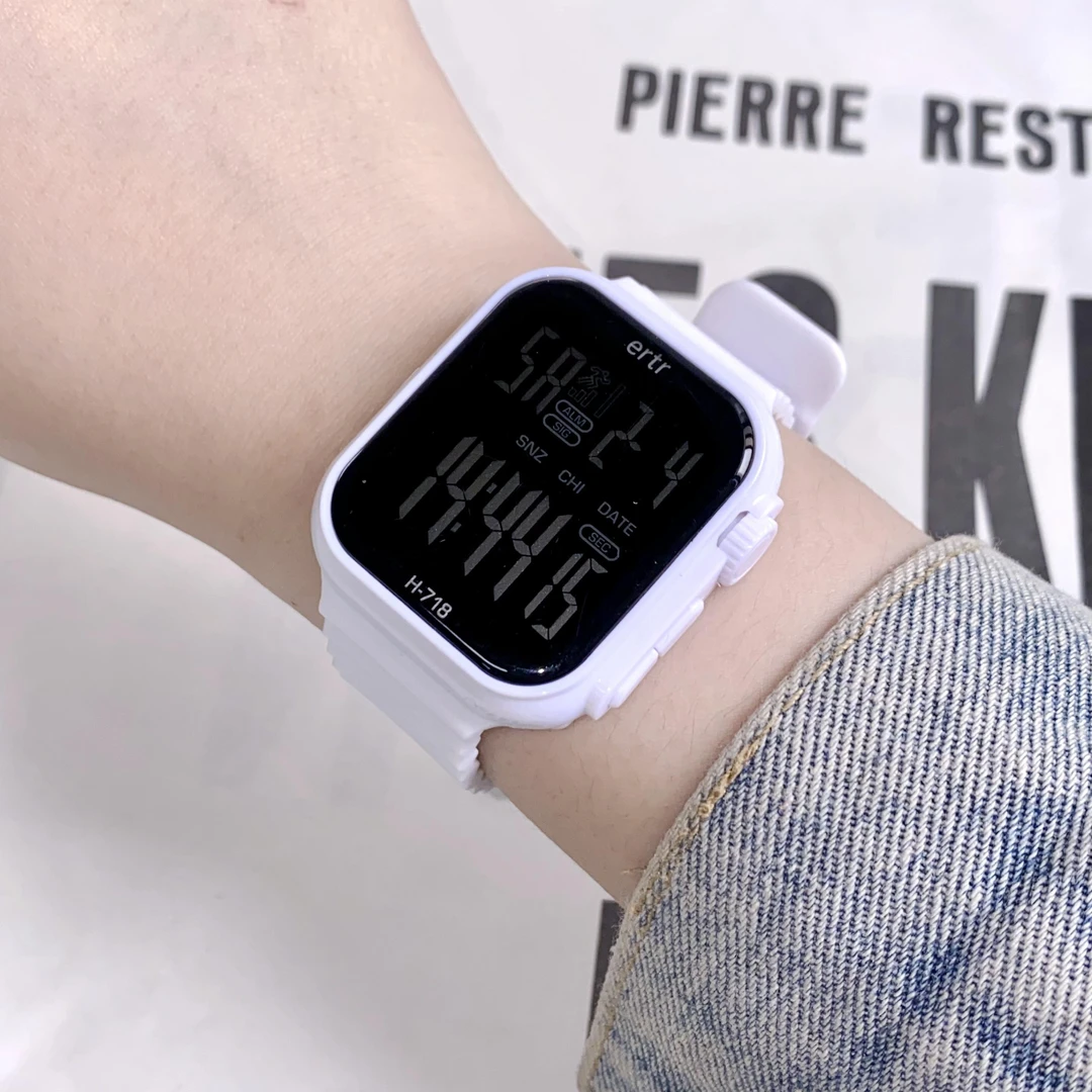 初高中生手表方形电子表防水运动学生闹钟简约潮流高颜值多功能表