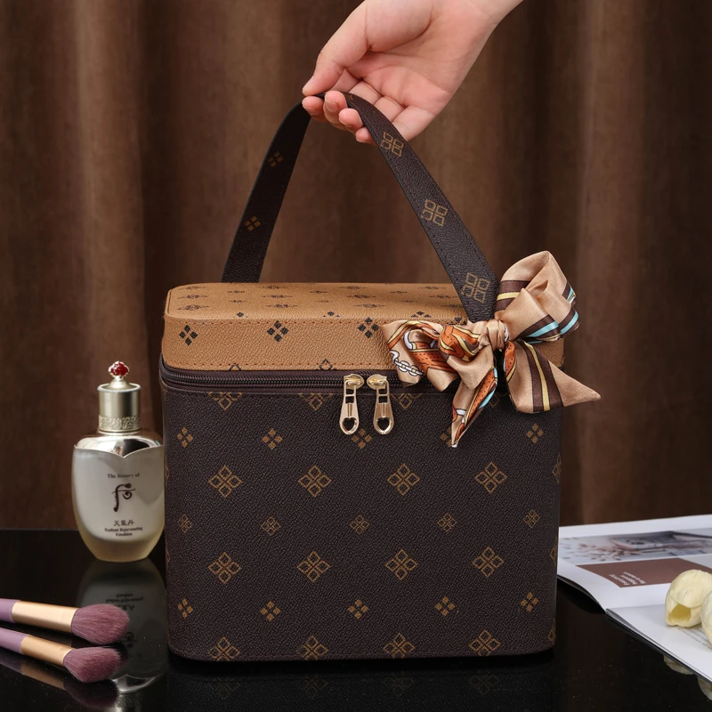 网红女大容量化妆包便携双层防水手提款复古港风多功能化妆箱立体