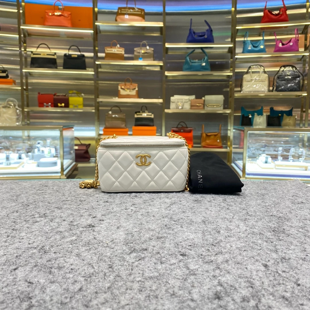 99新 Chanel/香奈儿 闲置新23B金柱 化妆盒白色羊皮 芯片款