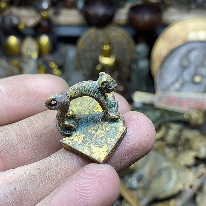 董***卿小杨推荐铜物件一个